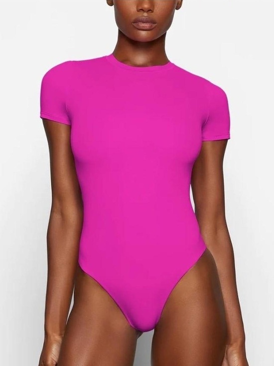 SKIMS Tops - SKIMS Fits Everybody T-Shirt Bodysuit Limited Edition Fuchsia Size Medium